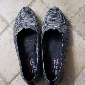 Skechers Air-Cooled Memory Foam Flats Size 9